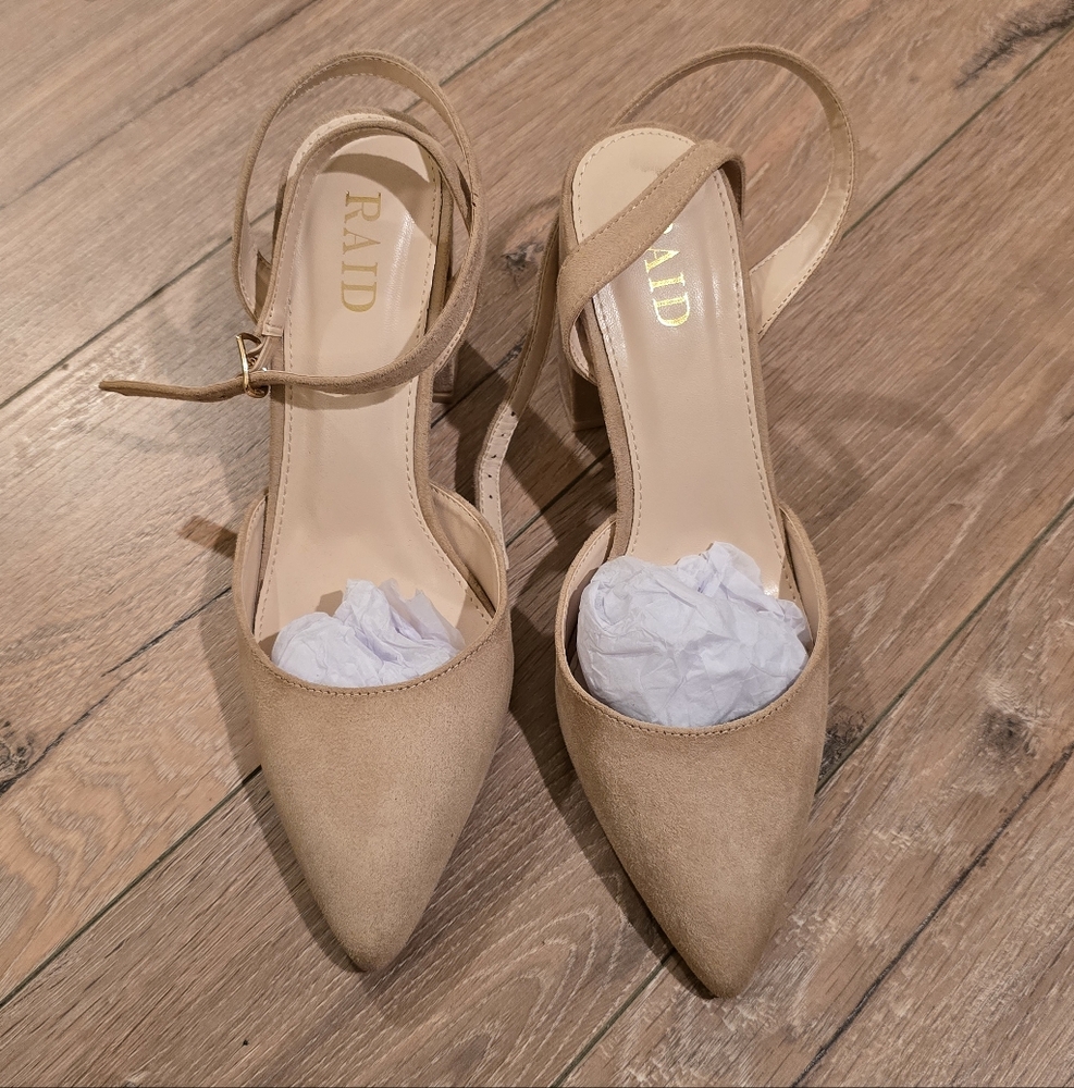 Women's Tan Heels